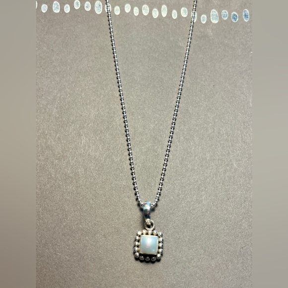 Silpada Button Frame Pearl Pendant - Picture 9 of 9